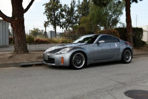 2005 Nissan 350Z with 18x9 Rota SVN wheels