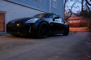 2005 Nissan 350Z with 19x10 Rota Spectrum wheels
