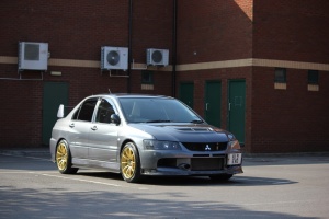 2004 Mitsubishi Lancer Evolution with 17x9 Advan RS wheels