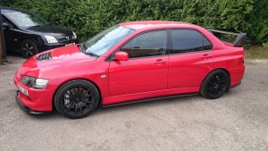 2004 Mitsubishi Lancer Evolution with 18x9.5 Avid.1 AV-20 wheels