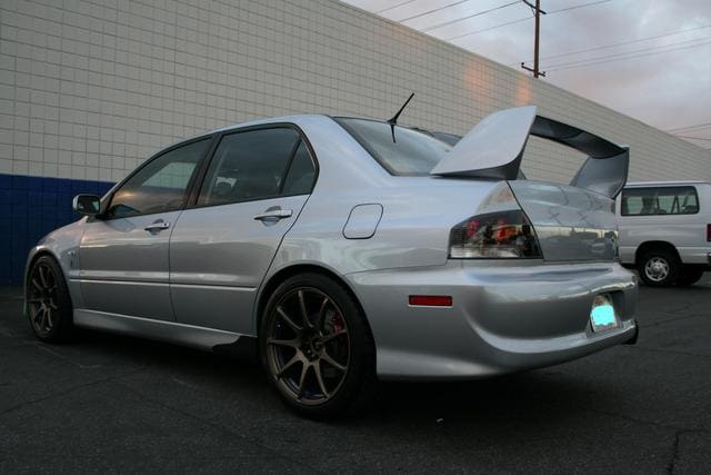 2005 Mitsubishi Lancer Evolution with 18x9 Wedsport SA70 wheels