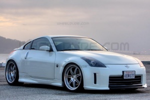 2005 Nissan 350Z with 19x8.5 Linea Corse Dyna wheels