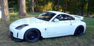 2004 Nissan 350Z with 18x10 Rota SVN wheels