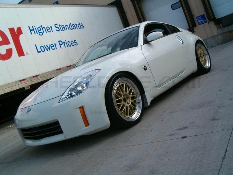 2004 Nissan 350Z with 19x8.5 wheels