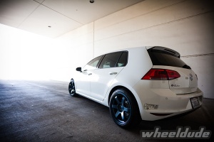 2015 Volkswagen e-Golf with 18x9 Rota Grid wheels