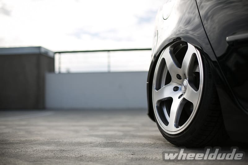 2010 Volkswagen Golf with 18x9 Rundfahren RM110 wheels