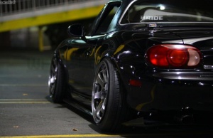 2000 Mazda MX-5 Miata with 17x9 Rota Grid wheels
