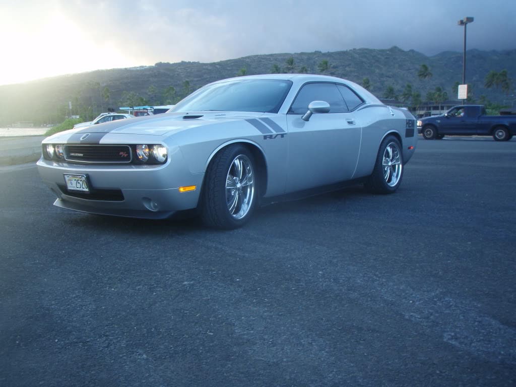 2008 Dodge Challenger with 20x8.5 wheels