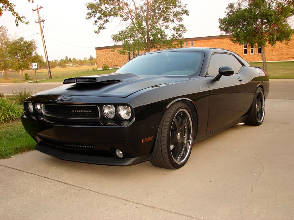 2008 Dodge Challenger with 22x9.5 Giovanna Forged f5 wheels