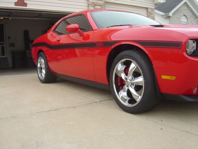 2008 Dodge Challenger with 20x8.5 Foose Legend wheels