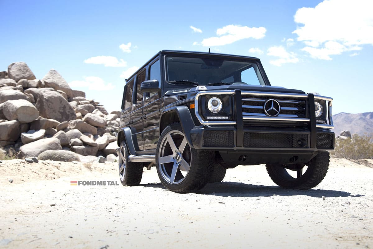 2013 Mercedes-Benz G-Class with 22x10 Fondmetal STC02 wheels