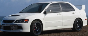 2005 Mitsubishi Lancer Evolution with 17x9 Volk RE-30 wheels