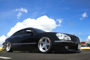 2002 Infiniti Q45 with 20x9.5 Leon Hardiritt Orden wheels