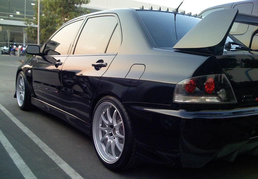 2008 Mitsubishi Lancer Evolution with 18x9.5 Volk CE28 wheels