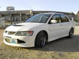 2005 Mitsubishi Lancer Evolution with 18x8 TSW Thruxton wheels