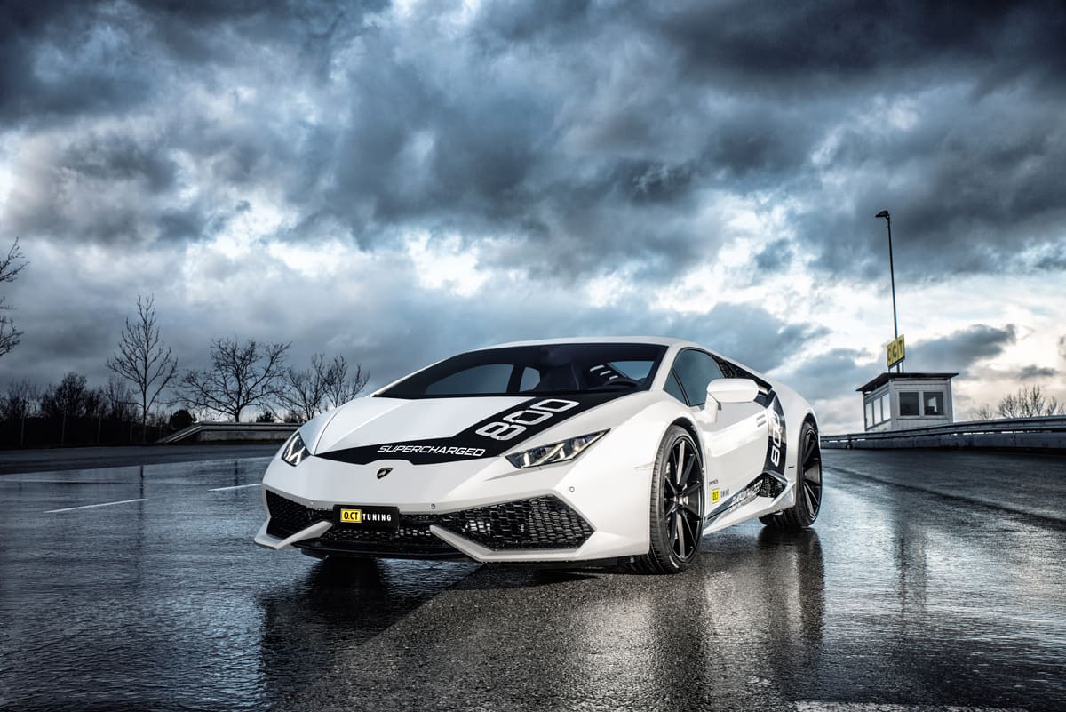 2016 Lamborghini Huracan with 20x9 wheels