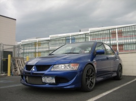 2005 Mitsubishi Lancer Evolution with 18x9.5 Work wheels