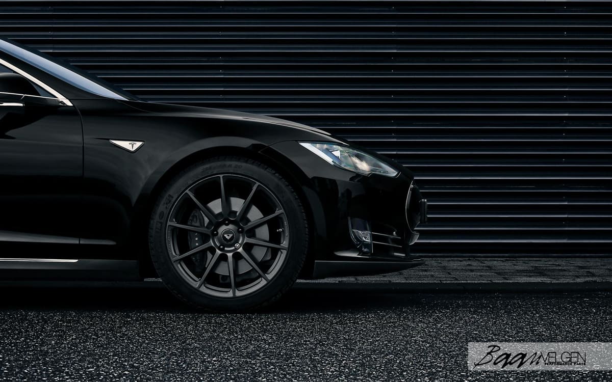 2015 Tesla Model S with 20x9 Vorsteiner VFF-102 wheels