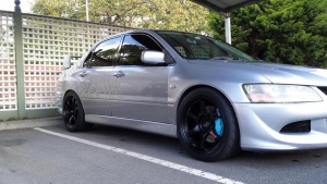 2005 Mitsubishi Lancer Evolution with 18x9.5 Gramlight 57DR wheels