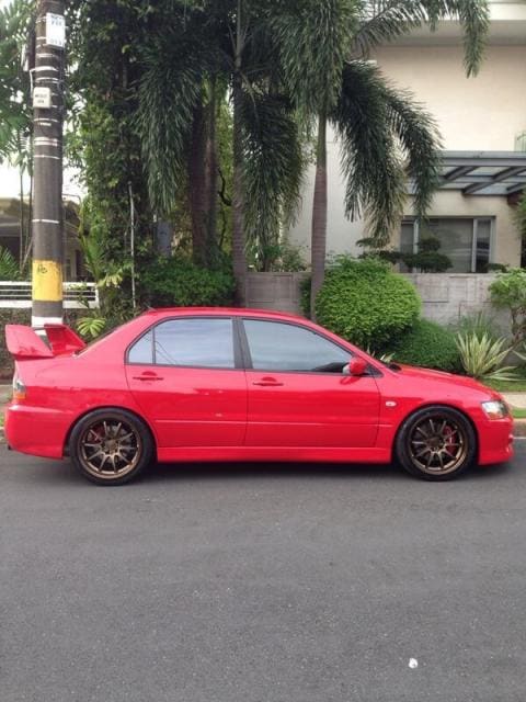 2005 Mitsubishi Lancer Evolution with 18x9.5 Volk Racing CE28N wheels