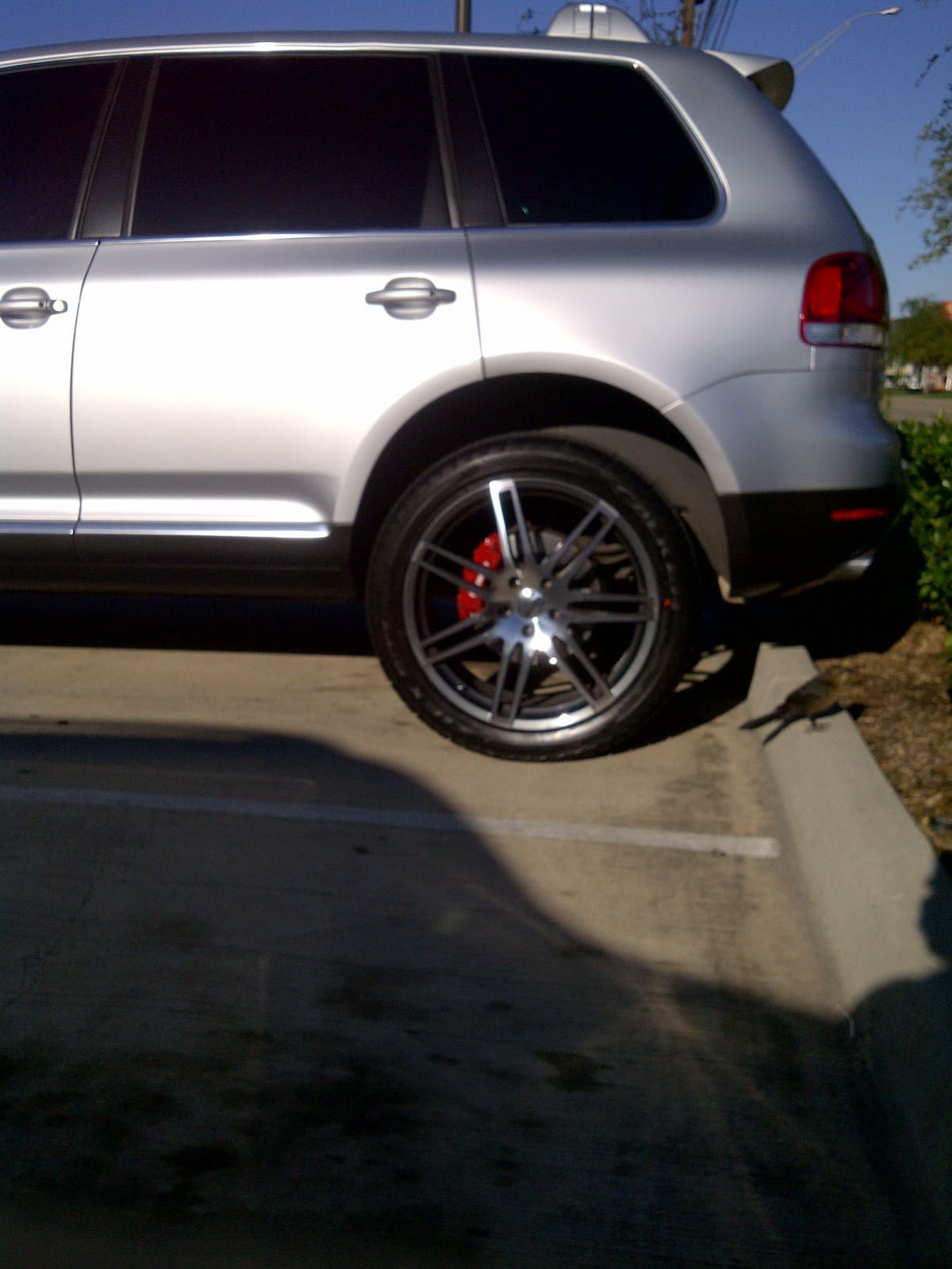 2010 Volkswagen Touareg with OEM Audi RS4 wheels