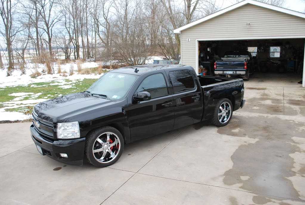 2009 GMC Sierra 2500HD with 22x9 Boss 330 wheels