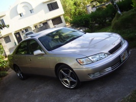 1999 Lexus ES 300 with 18x7.5 wheels
