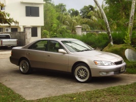 1999 Lexus ES 300 with 18x8 BBS LM wheels