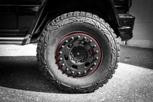 2015 Mercedes-Benz G-Class with Beadlock wheels