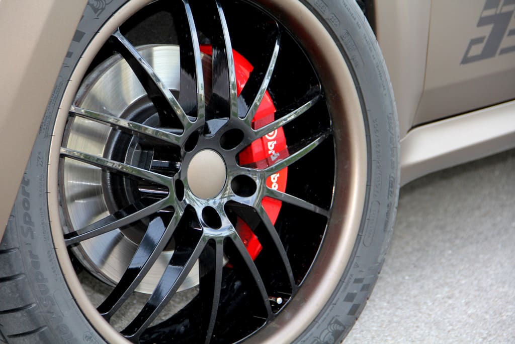 2015 Jeep Grand Cherokee with 22x10 wheels