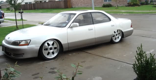 2002 Lexus ES 300 with 18x8 Vienna Kreiss wheels