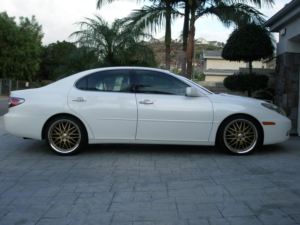 2002 Lexus ES 300 with 19x8.5 Axis Pentas wheels