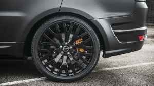 2015 Land Rover Range Rover Sport with 22x9.5 Kahn RS600 wheels