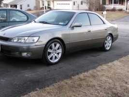 1999 Lexus ES 300 with OEM Lexus wheels