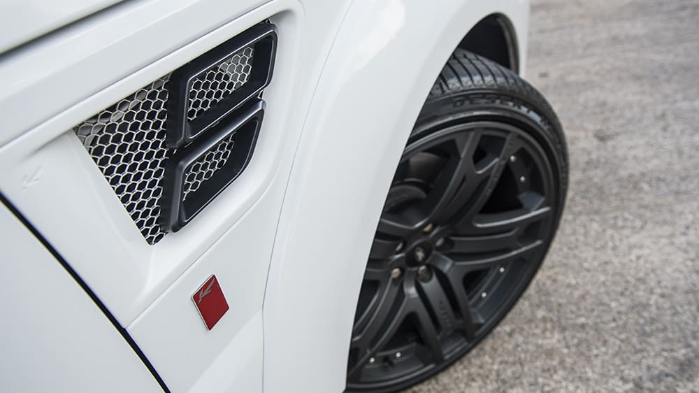 2009 Land Rover Range Rover with 22x9.5 Kahn RS600 wheels