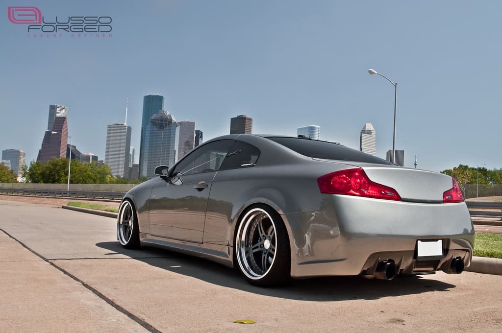 2005 Infiniti G35 with 20x9.5 Lusso Forged LFC5 wheels