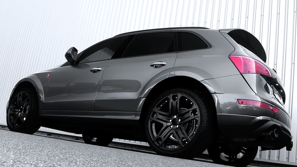 2016 Audi Q5 with 22x9.5 Kahn RS600 wheels