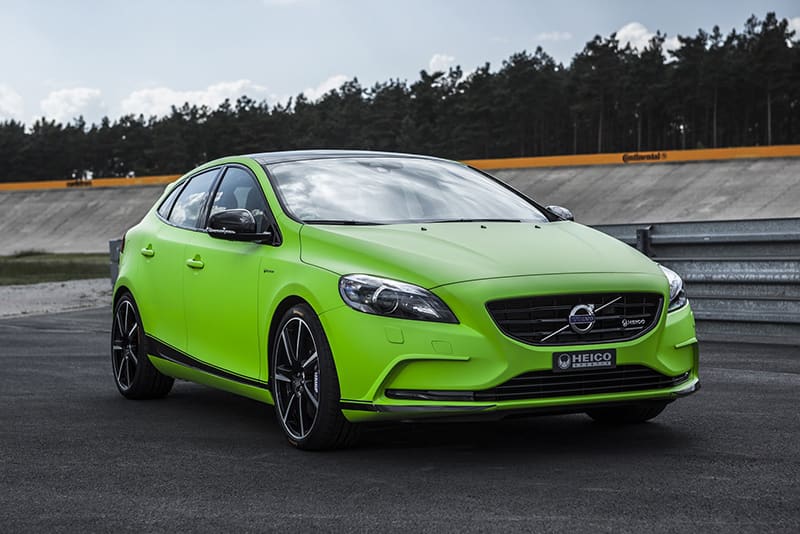 2004 Volvo V40 with 19x8 Volution VII wheels