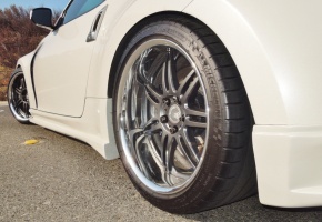 2013 Nissan 370Z with 19x9.5 Avant Garde M560 wheels