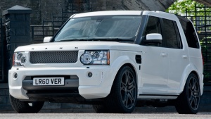 2004 Land Rover Discovery with 22x9.5 Kahn RS600 wheels