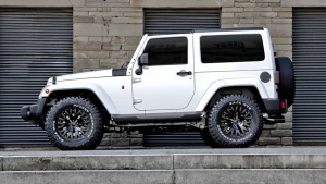 2014 Jeep Wrangler with 17x7.5 Kahn RS Chelsea wheels