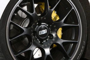 2006 BMW 325 with 19x8.5 BBS CH-R wheels