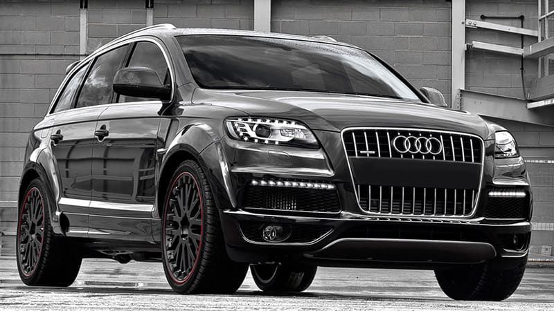 2014 Audi Q7 with 22x9.5 Kahn RS-X wheels