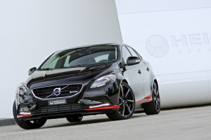 2004 Volvo V40 with 19x8 Volution VII wheels