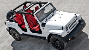 2013 Jeep Wrangler with 20x9 Kahn RS Alloy wheels