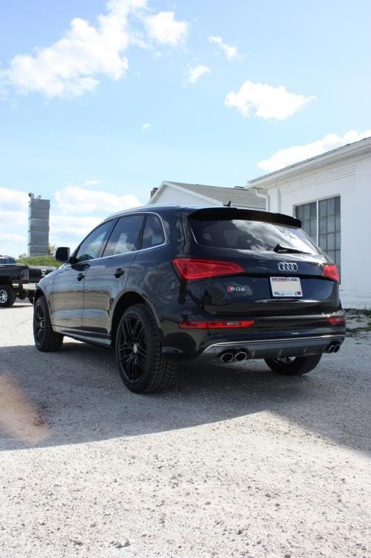 2014 Audi SQ5 with 20x9 Advanti Racing BO Bello wheels