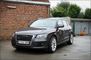 2009 Audi Q5 with 20x9 Ace Convex wheels