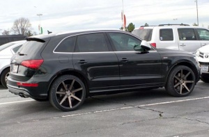 2014 Audi Q5 with 22x10.5 Niche M150 wheels