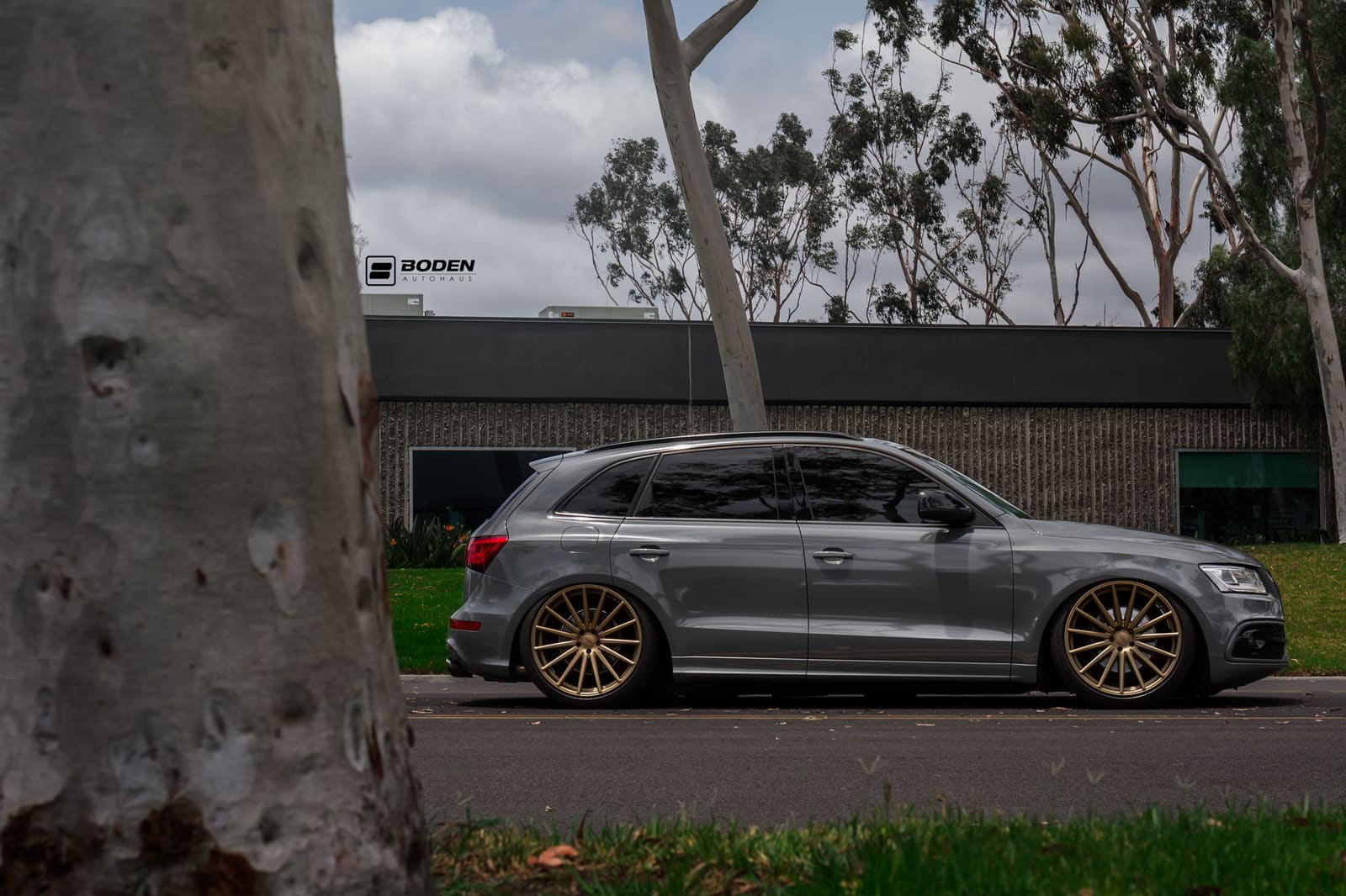 2015 Audi Q5 with 22x10.5 Vossen wheels