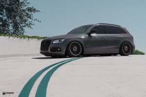 2015 Audi Q5 with 20x10.5 Rotiform IND-T wheels
